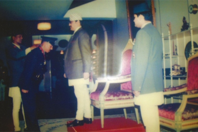 स्व. राजा बिरेन्द्र बीर विक्रम शाहदेव बाट प्रवल गोरखा दक्षिणबाहु ग्रहण गर्दाको क्षण